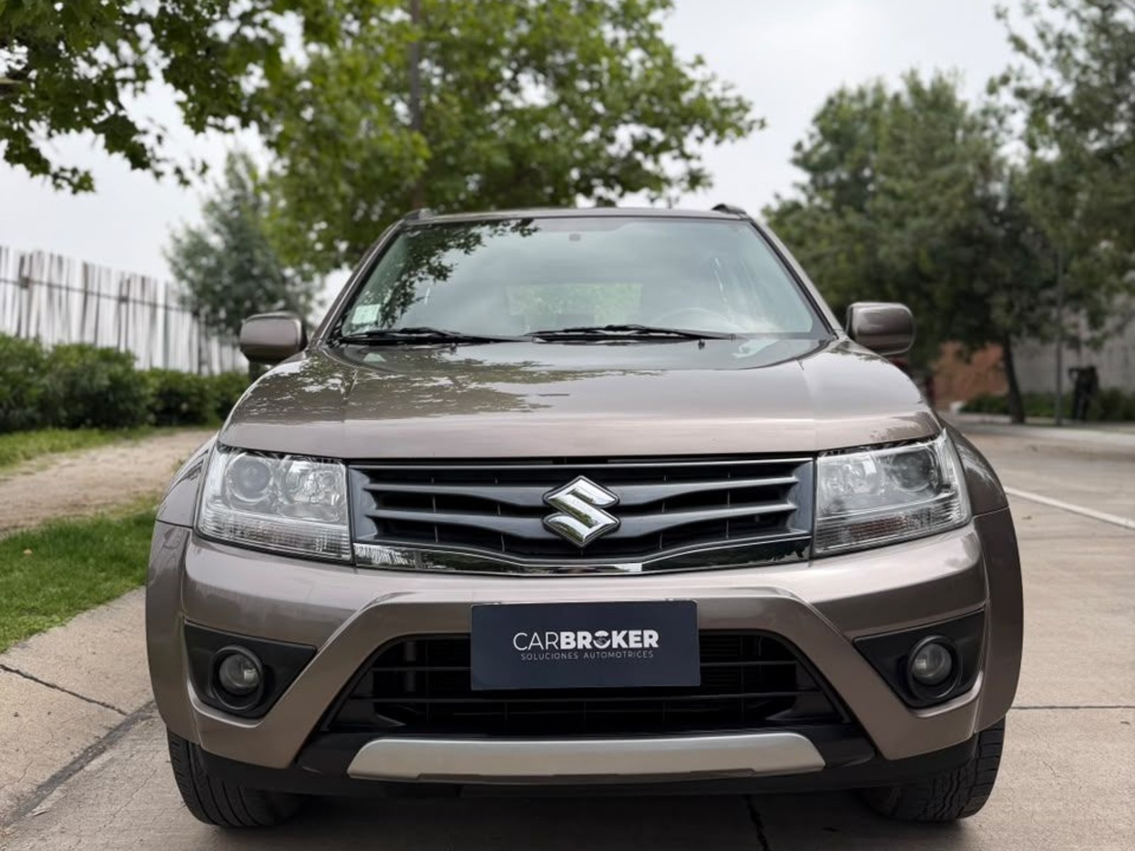 Suzuki GRAND NOMADE GLX 2.4 MT 4X2 2018 - Foto 2 de 20