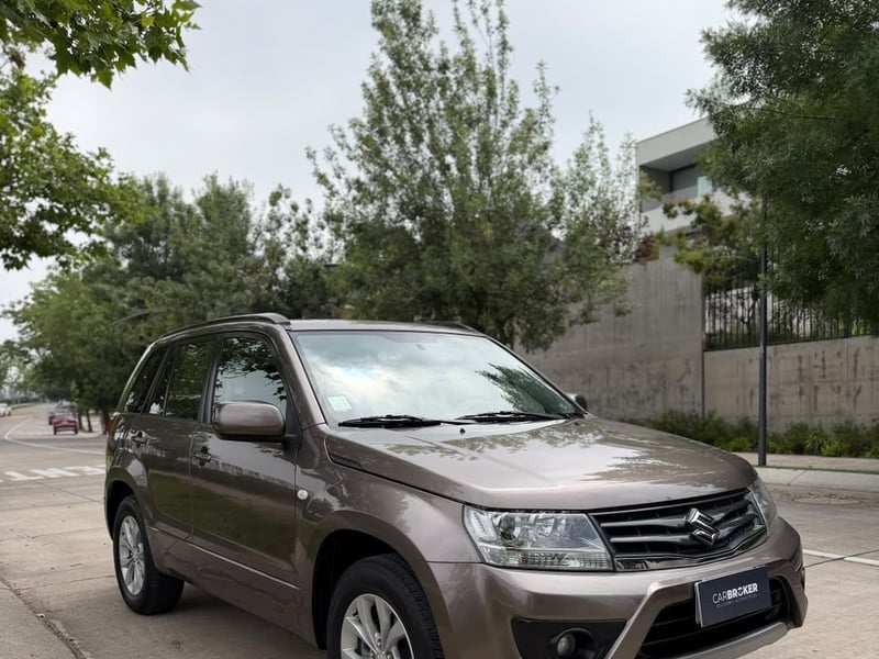 Suzuki GRAND NOMADE GLX 2.4 MT 4X2 2018 - Imagen 3 de 20