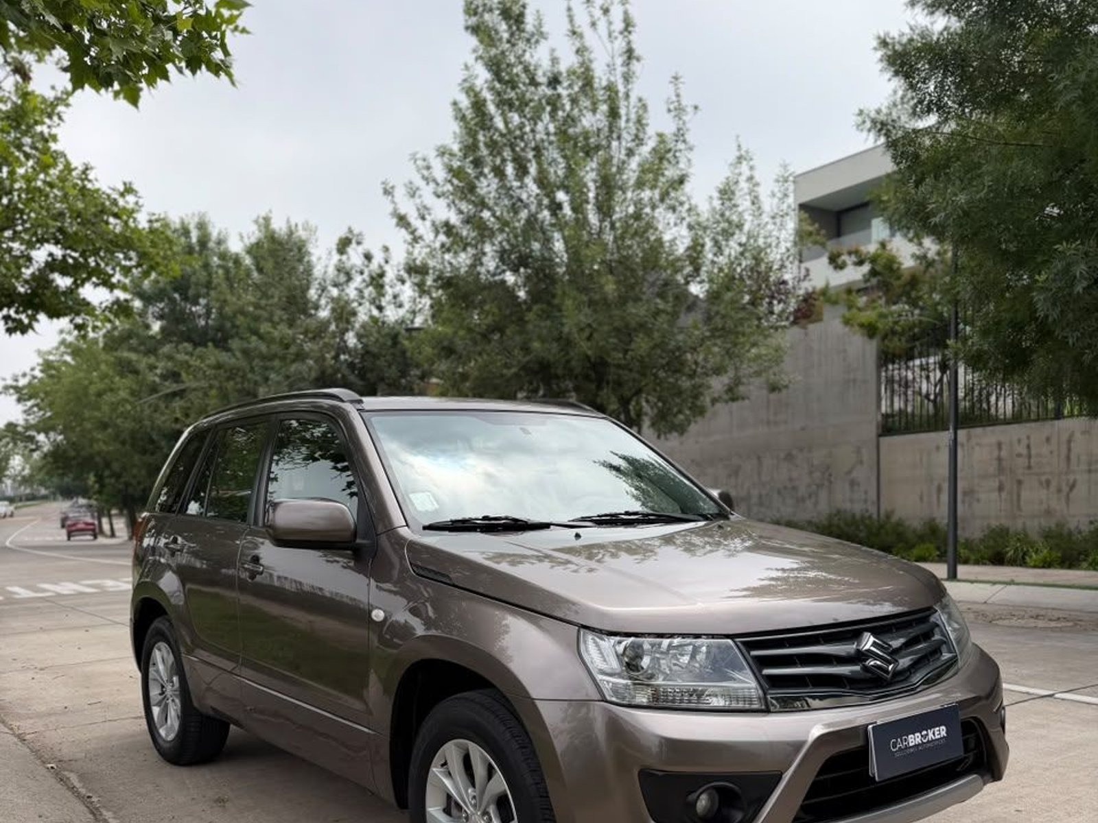 Suzuki GRAND NOMADE GLX 2.4 MT 4X2 2018 - Foto 3 de 20