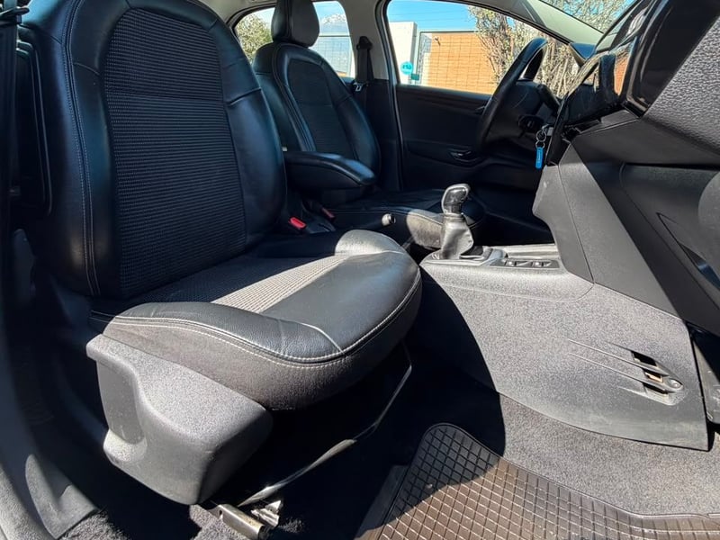 Peugeot 301 ALLURE 1.6 HDI 2022 - Imagen 16 de 20