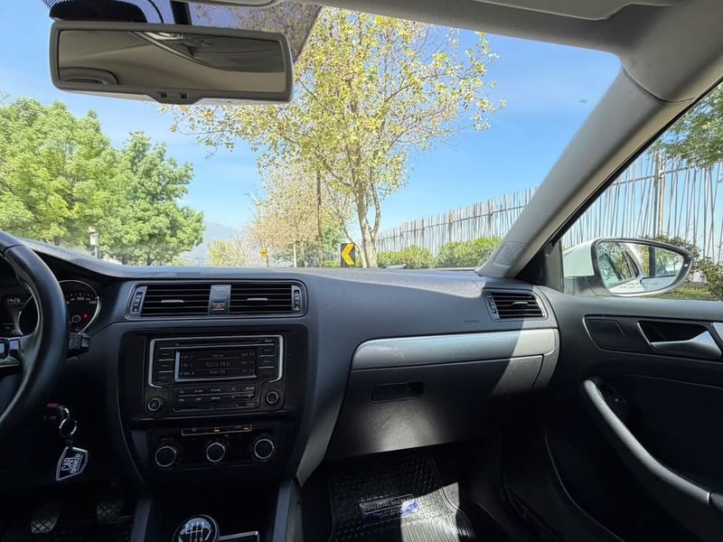 Volkswagen BORA 1.4 TSI ADVANCE 2015 - Imagen 16 de 20