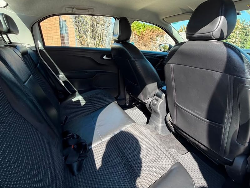 Peugeot 301 ALLURE 1.6 HDI 2022 - Imagen 15 de 20