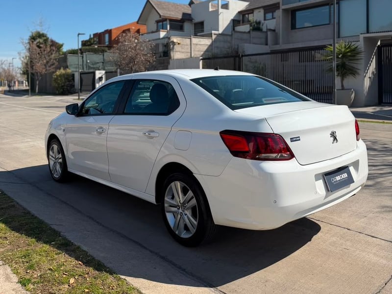 Peugeot 301 ALLURE 1.6 HDI 2022 - Imagen 8 de 20