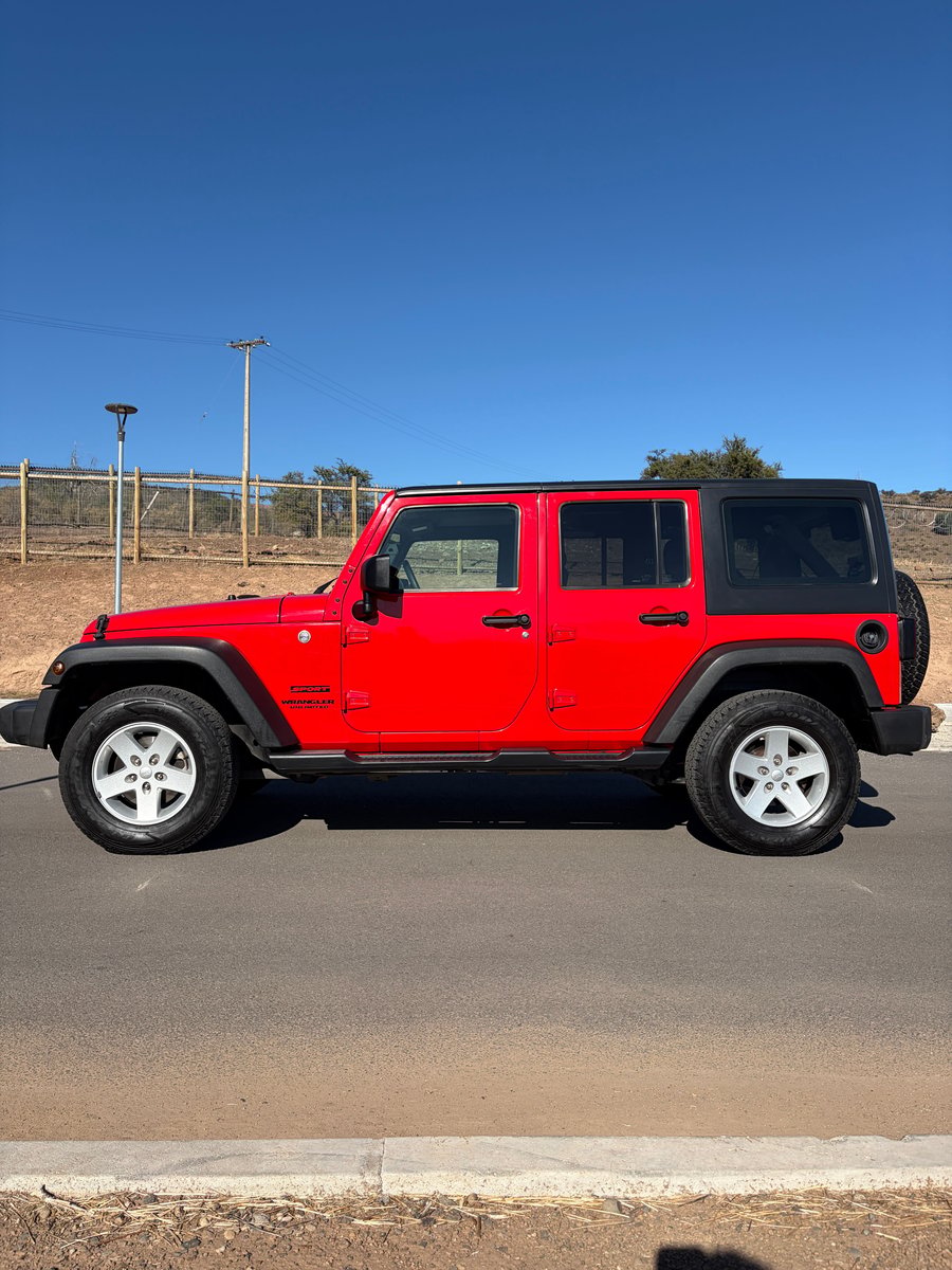 JEEP WRANGLER SPORT UNLIMITED 2018 - Foto 4 de 18