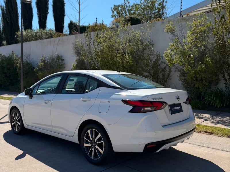 Nissan VERSA ADVANCE MT 2023 - Imagen 7 de 19
