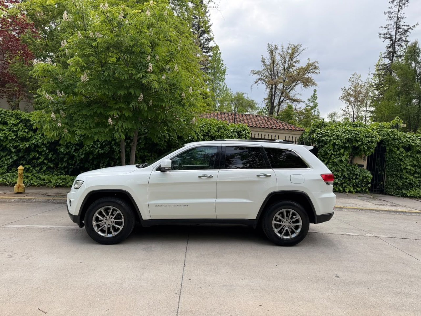 Jeep GRAND CHEROKEE LIMITED 2016 - Foto 4 de 20