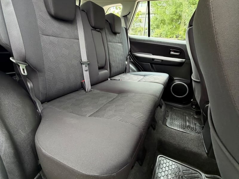 Suzuki GRAND NOMADE GLX 2.4 MT 4X2 2018 - Imagen 15 de 20