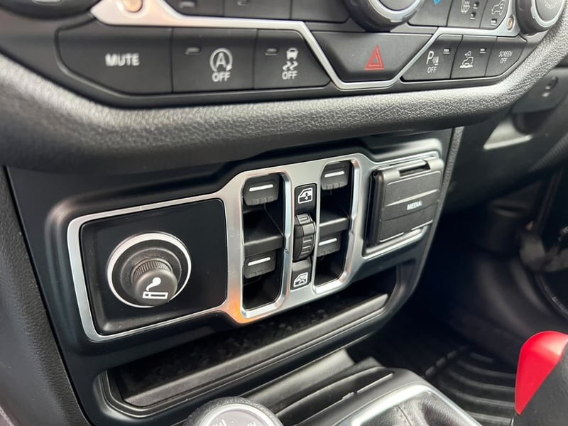 Jeep WRANGLER SPORT 4X4 2.0 2025 - Imagen 15 de 20