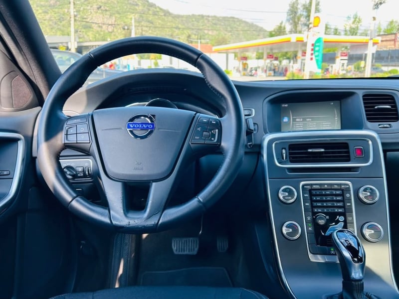 Volvo S60 D2 AT DIESEL 2019 - Imagen 10 de 19