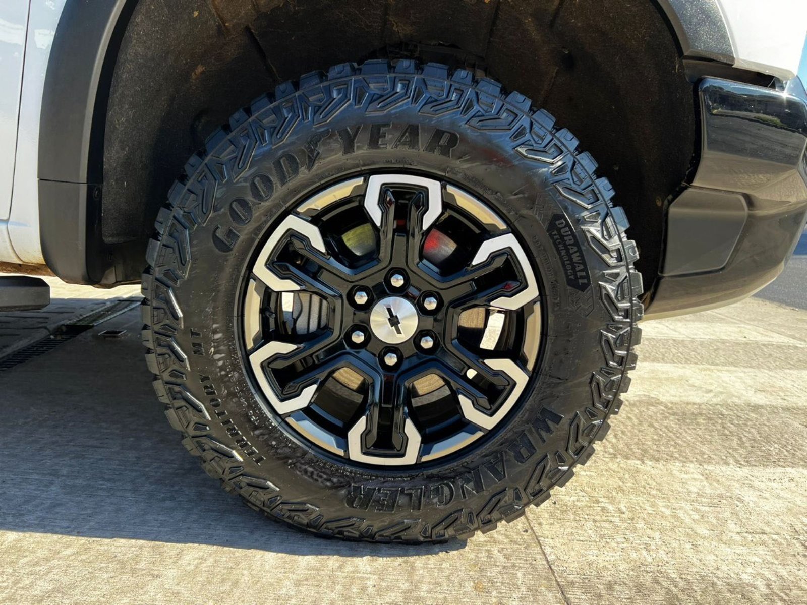 CHEVROLET SILVERADO ZR2 6.2 2025 - Imagen 9 de 20