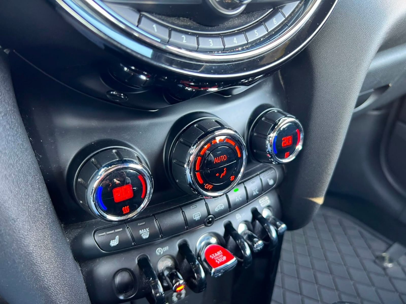 Mini COOPER CABRIO F57 PEPPER 1.5 AT 2018 - Imagen 17 de 20