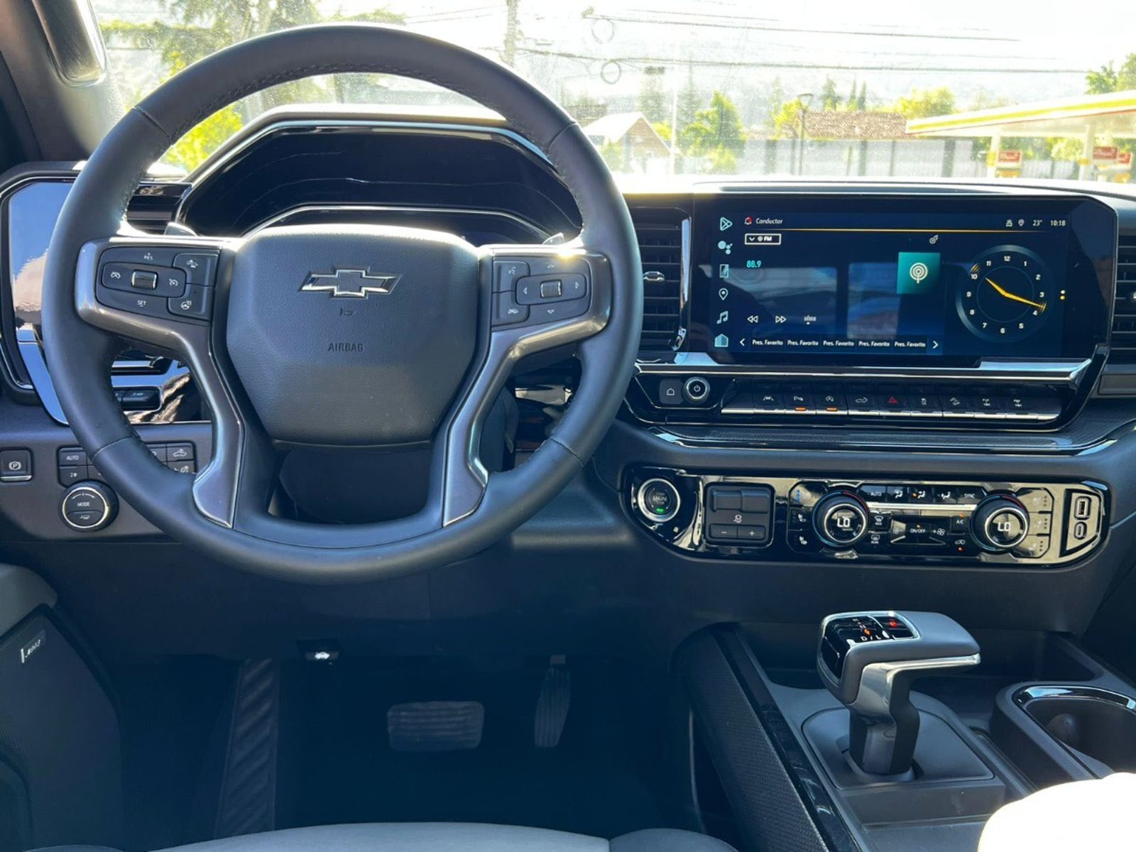 CHEVROLET SILVERADO ZR2 6.2 2025 - Imagen 11 de 20