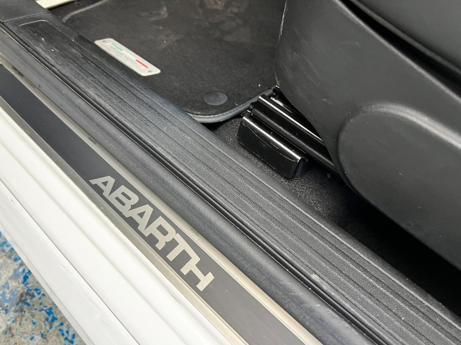 ABARTH 595 TJET 1.4 2018 - Imagen 9 de 20