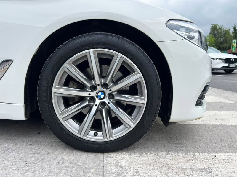 BMW 520I 2.0 TURBO 2019 - Imagen 8 de 20