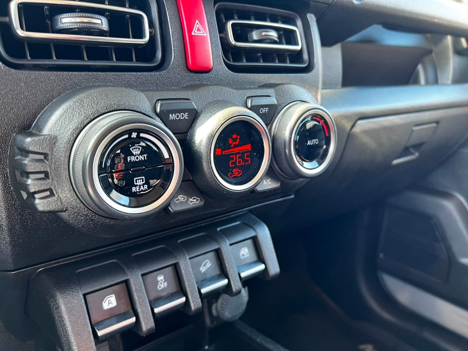 SUZUKI JIMNY GLX 4X4 1.5 AT 2021 - Imagen 14 de 19