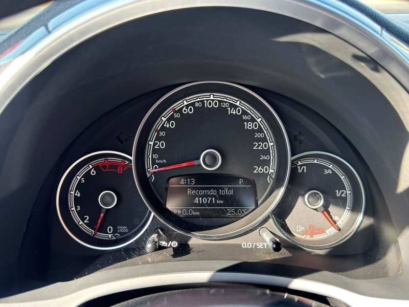 Volkswagen BEETLE COUPE 1.4 DSG 2020 - Imagen 8 de 16