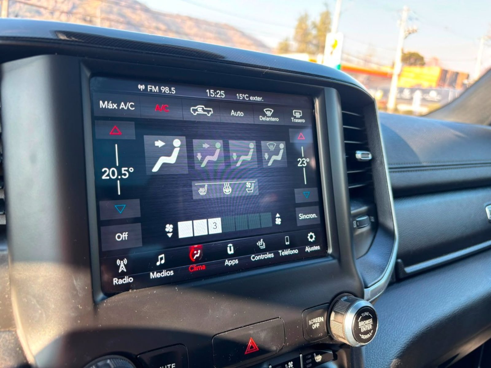 RAM 1500 LARAMIE 4X4 5.7 2022 - Imagen 14 de 19