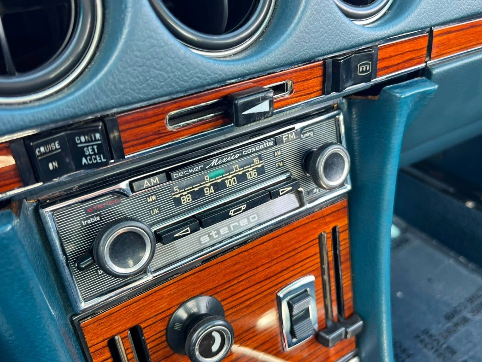 Mercedes-Benz SL 450 1975 - Imagen 13 de 20
