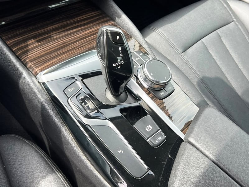 BMW 520I 2.0 TURBO 2019 - Imagen 18 de 20
