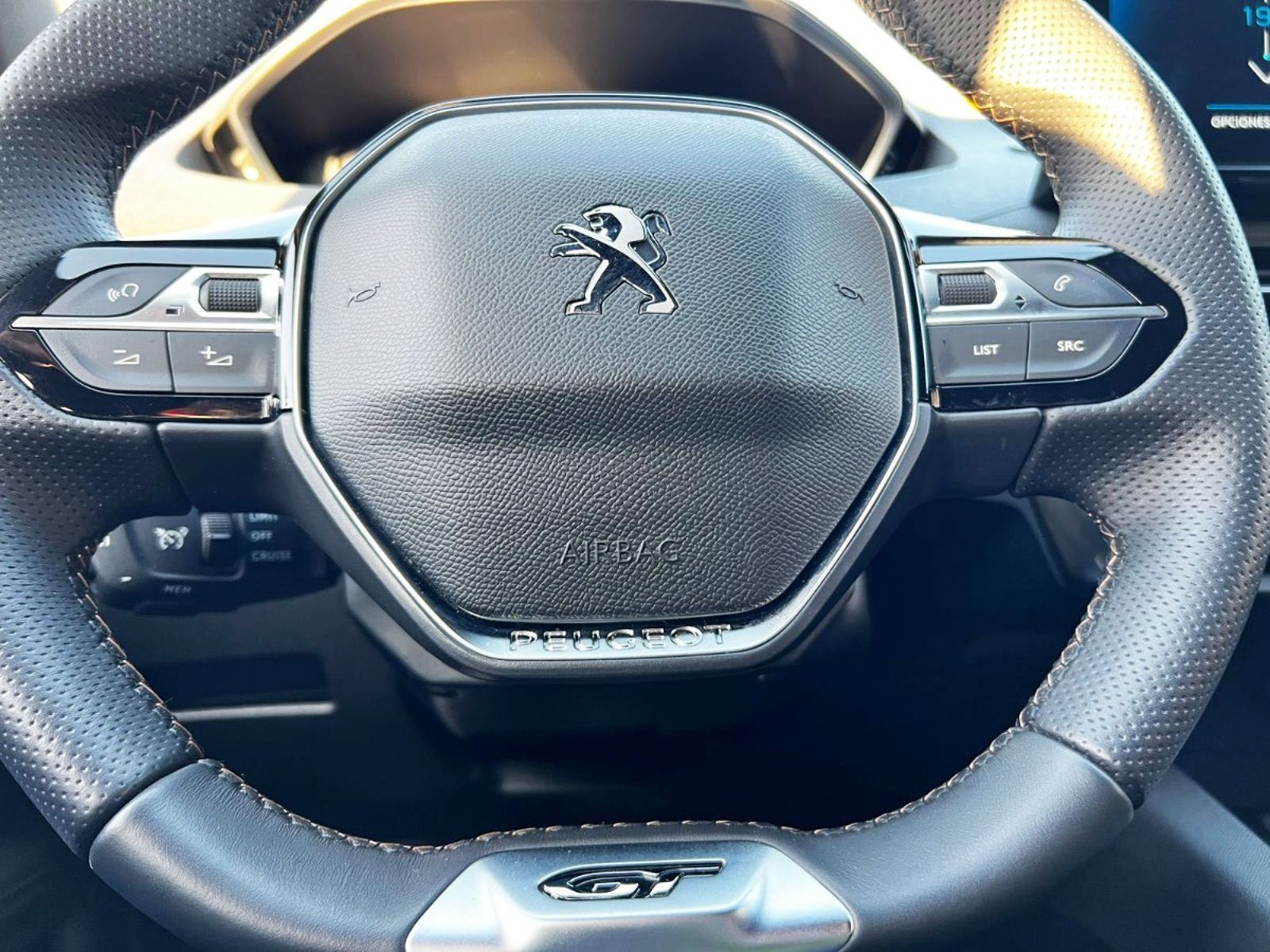 PEUGEOT 3008 GT HDI 1.5 2024 - Imagen 12 de 20