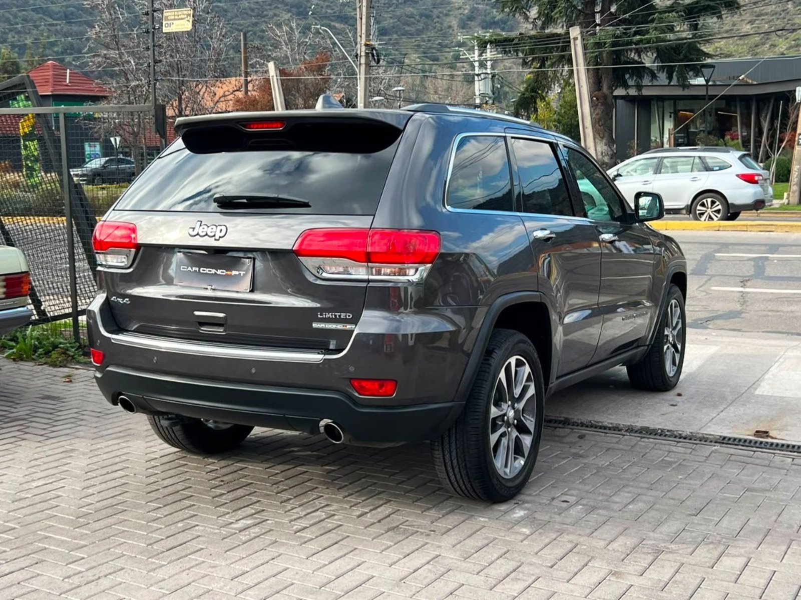 Jeep GRAND CHEROKEE LIMITED 3.6 LX 2018 - Foto 4 de 20