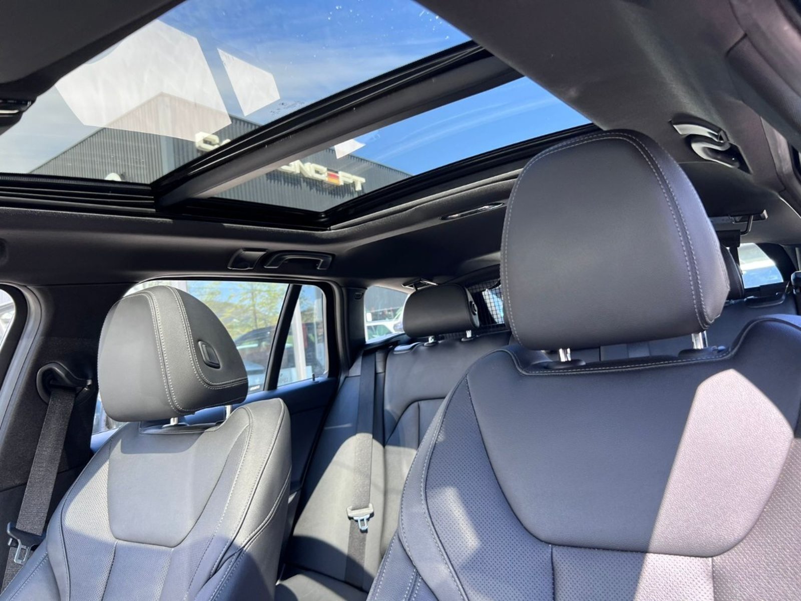 BMW 330I M SPORT TOURING 2.0 2023 - Imagen 18 de 20
