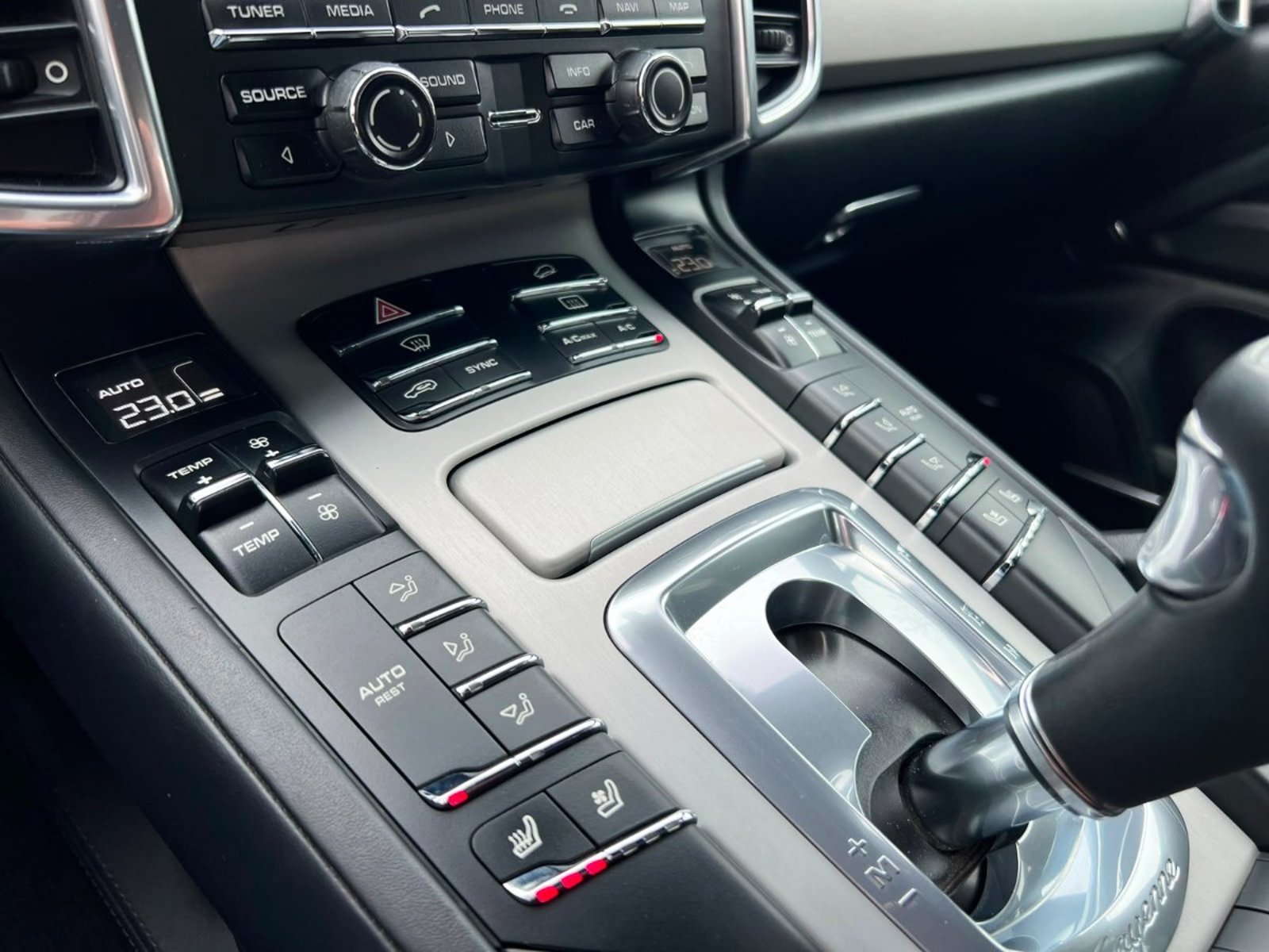 Porsche CAYENNE TURBO 4.8 2015 - Imagen 16 de 20