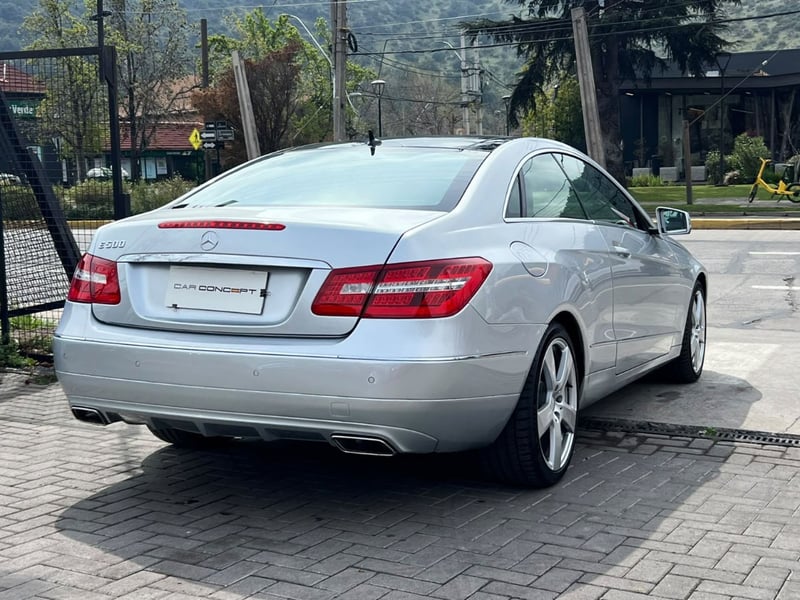 Mercedes-Benz E500 COUPE 2011 - Imagen 4 de 19