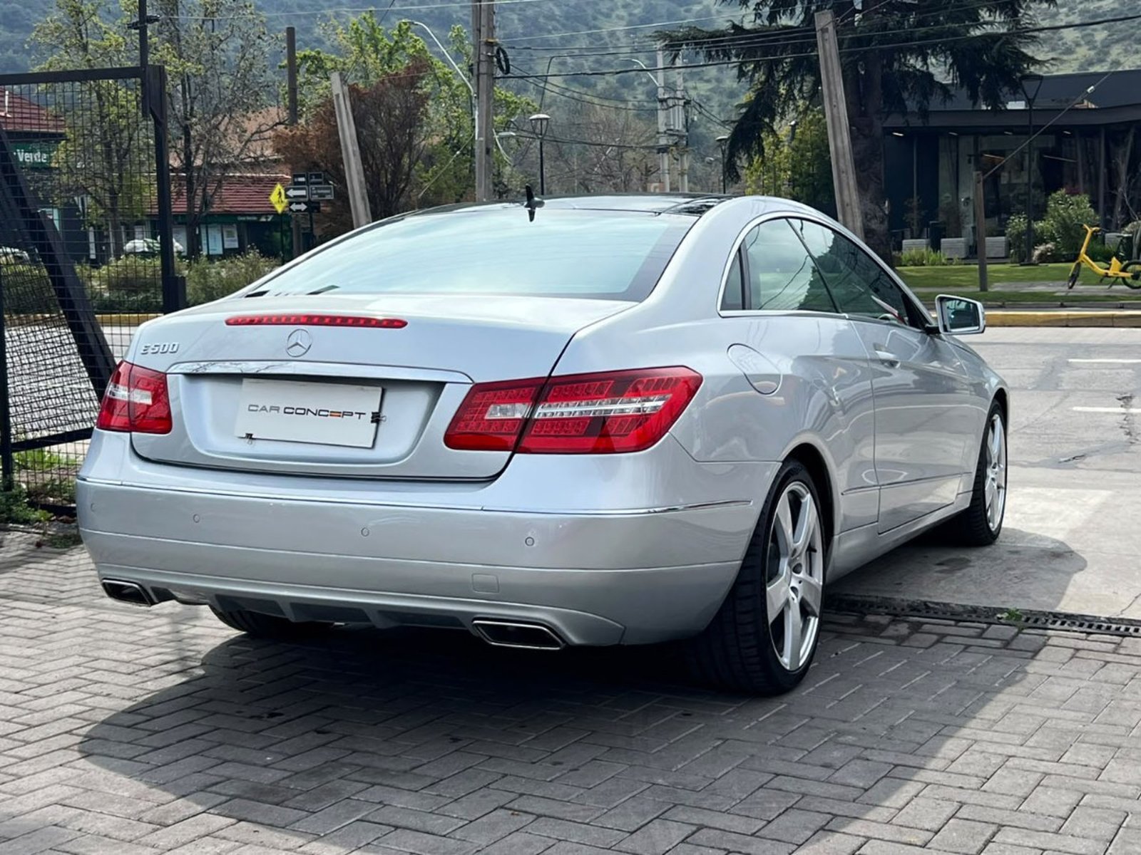 Mercedes-Benz E500 COUPE 2011 - Foto 4 de 19