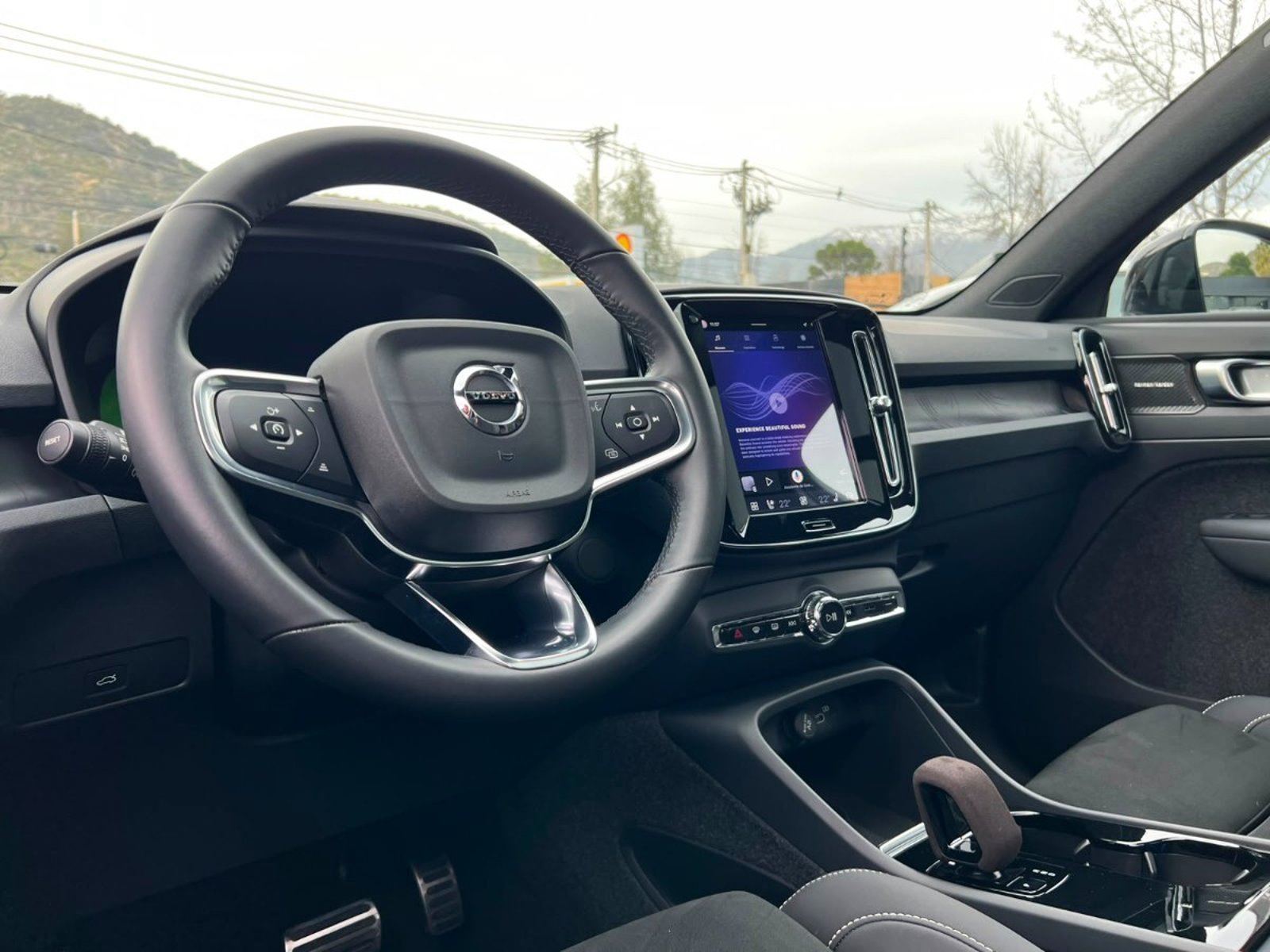 Volvo EX40 P8 AWD 2025 - Imagen 10 de 19