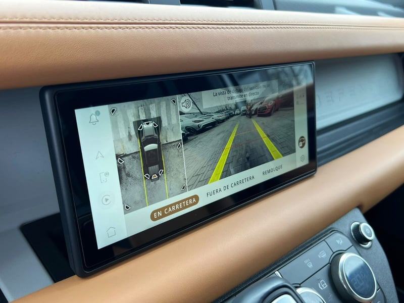 Land Rover DEFENDER 110 X DYNAMIC 2024 - Imagen 17 de 20