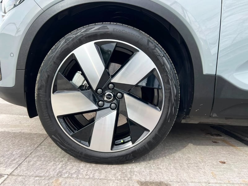 Volvo EX40 P8 AWD 2025 - Imagen 10 de 20