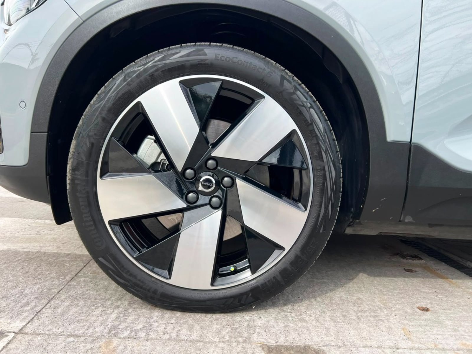 Volvo EX40 P8 AWD 2025 - Imagen 9 de 19