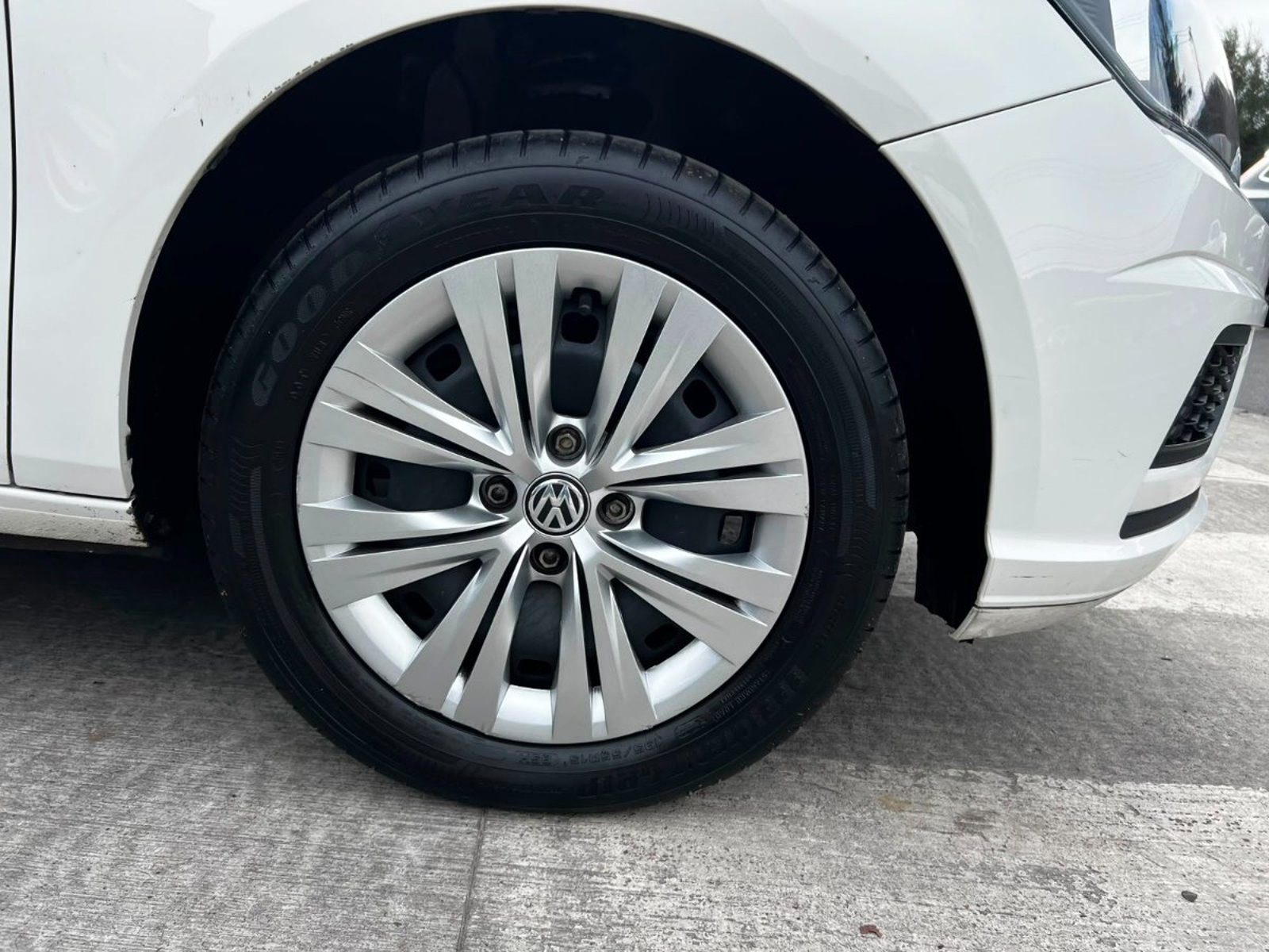 Volkswagen GOL TRENDLINE 1.6 MT 2021 - Imagen 7 de 20