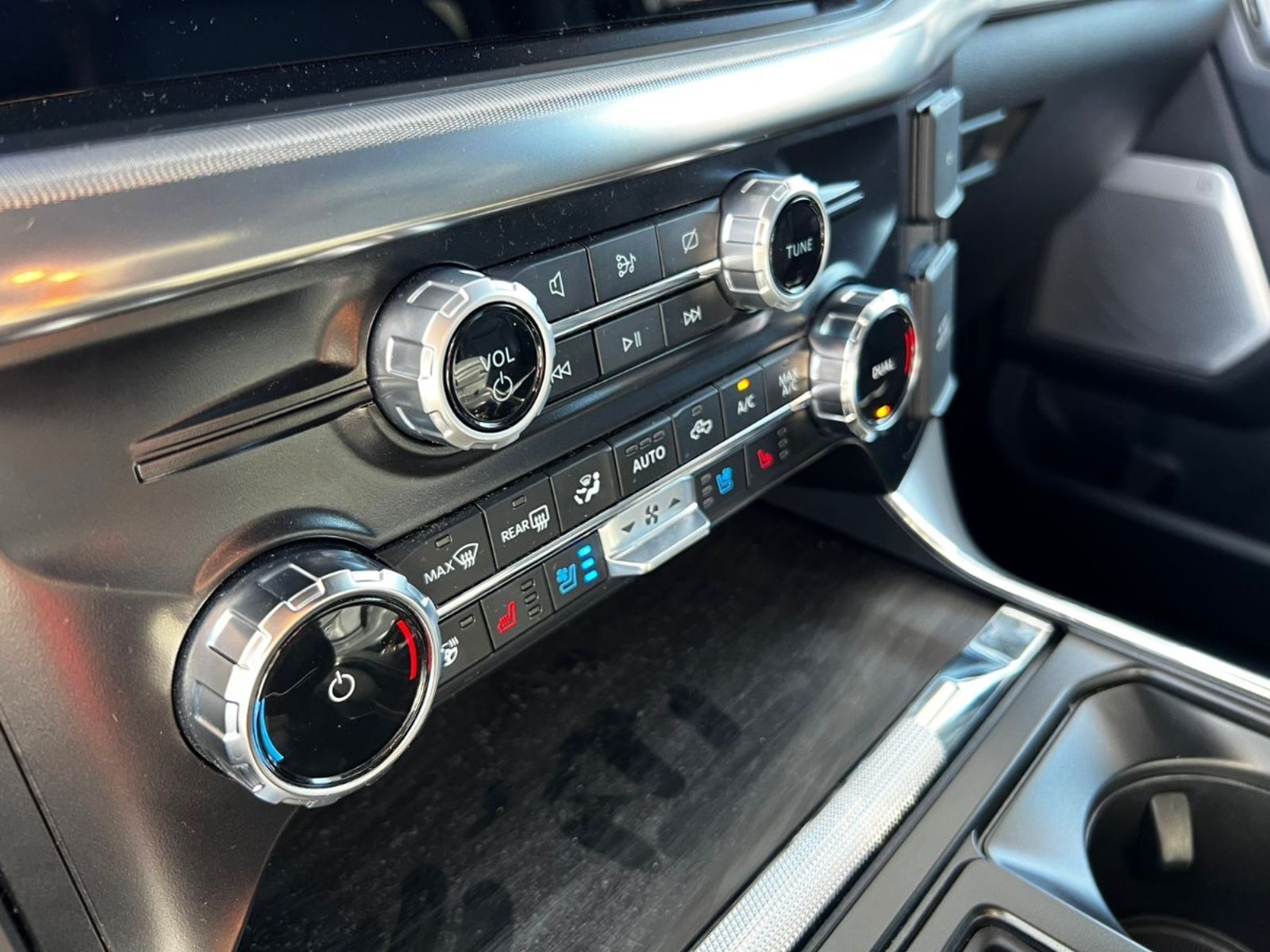 Ford F-150 LARIAT LUXURY 5.0 2025 - Imagen 18 de 20