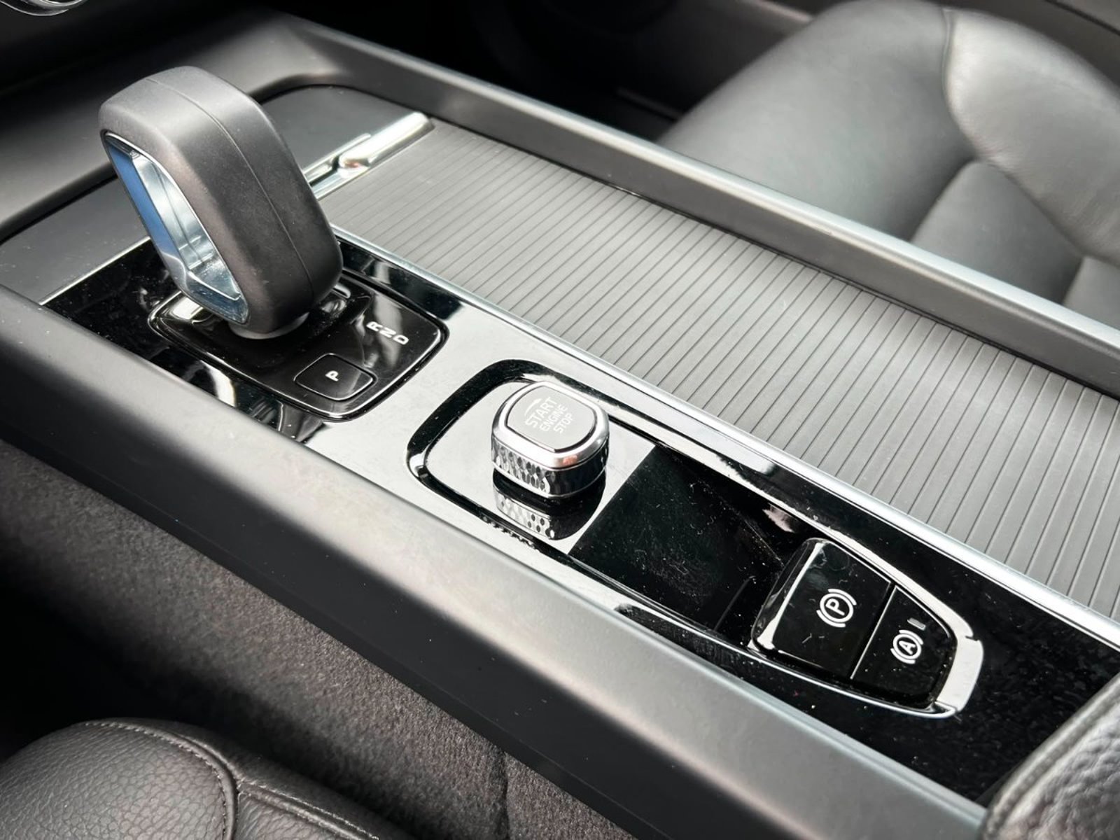 Volvo XC60 II B5 AWD 2.0 2022 - Imagen 15 de 19
