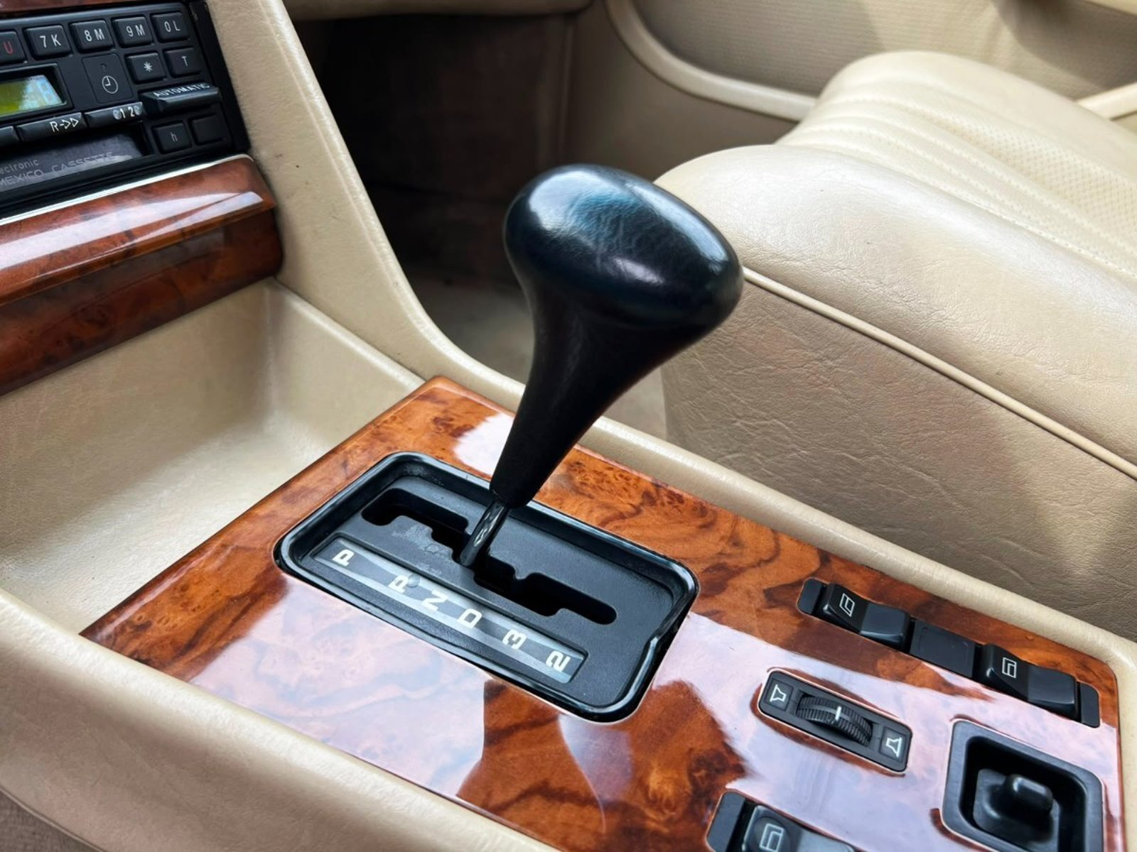 Mercedes-Benz 280 SE ÚNICO DUEÑO 1985 - Imagen 16 de 20