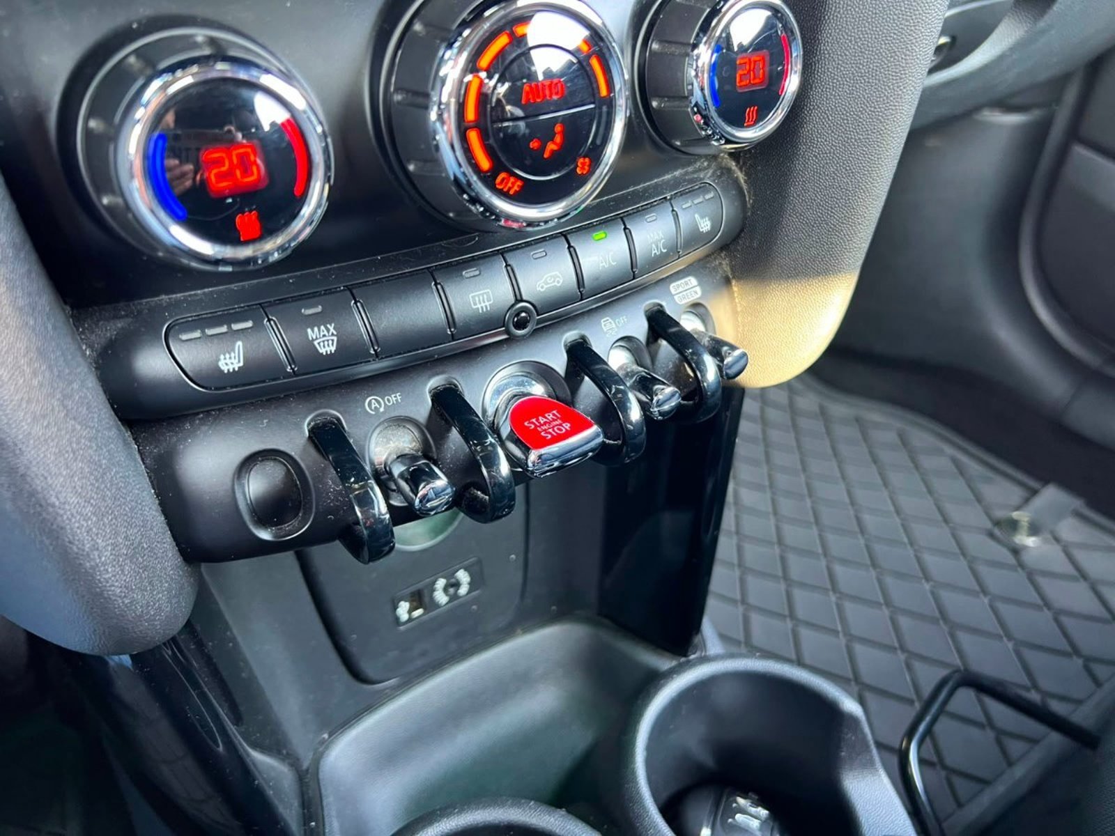 Mini COOPER CABRIO F57 PEPPER 1.5 AT 2018 - Imagen 18 de 20