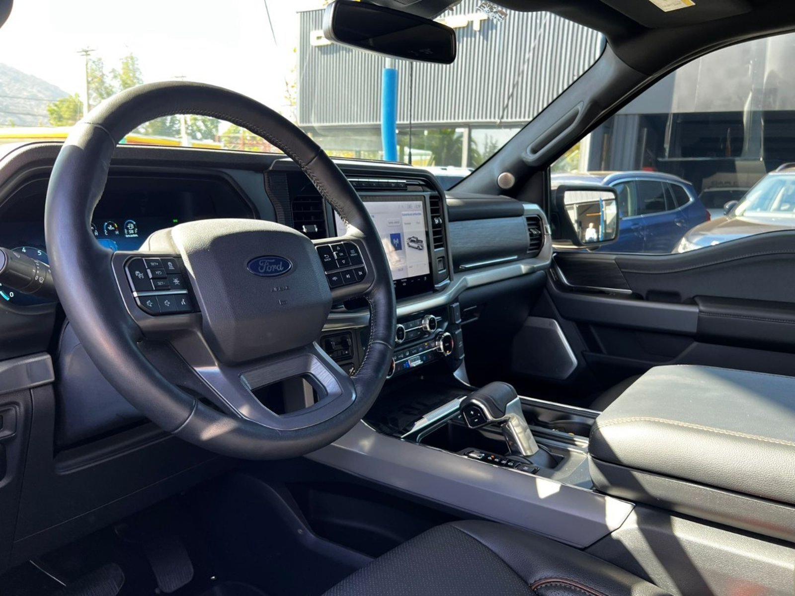 Ford F-150 LARIAT LUXURY 5.0 2025 - Imagen 11 de 20