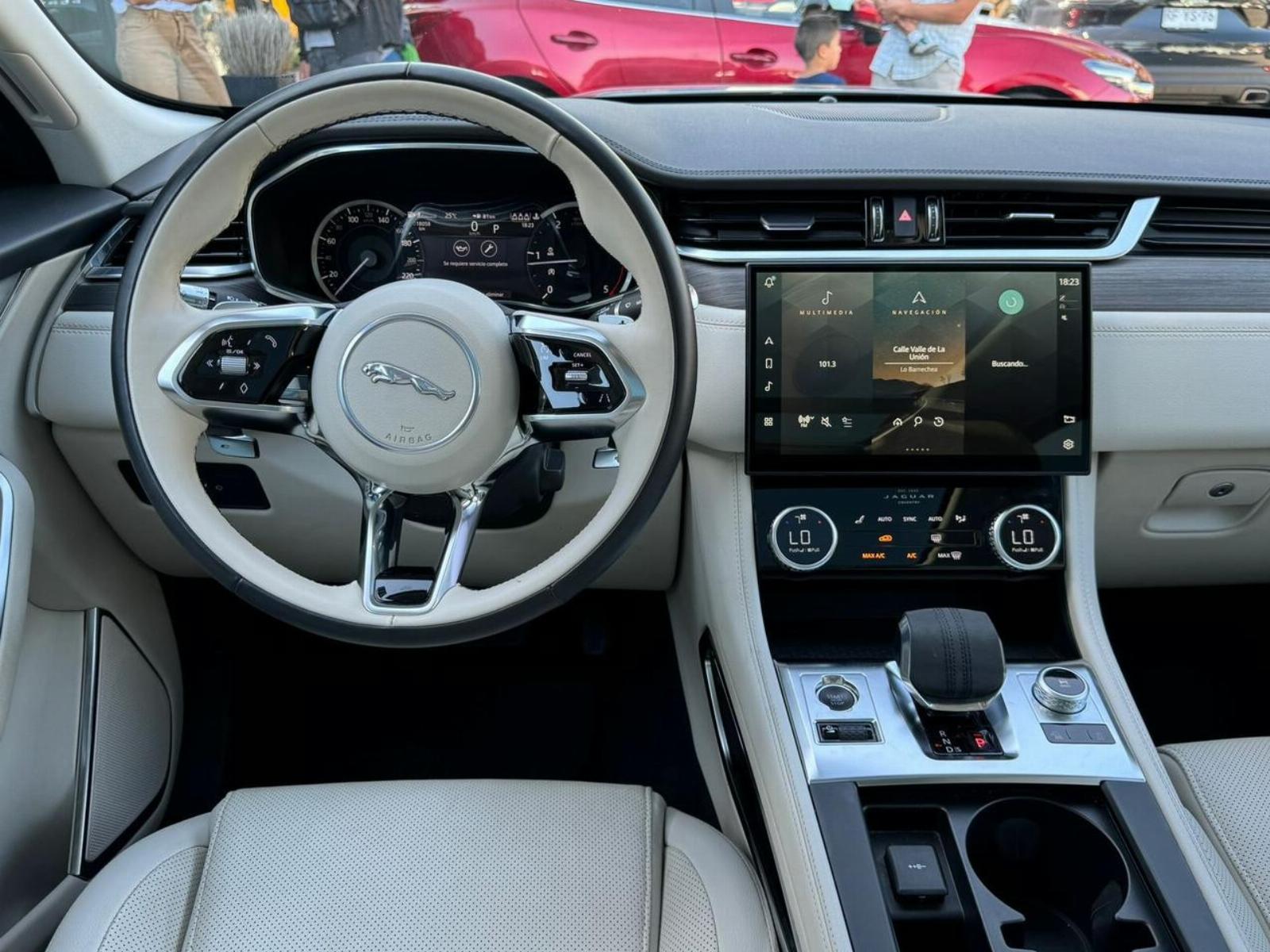 JAGUAR F-PACE DIÉSEL 2.0I 2022 - Imagen 9 de 20