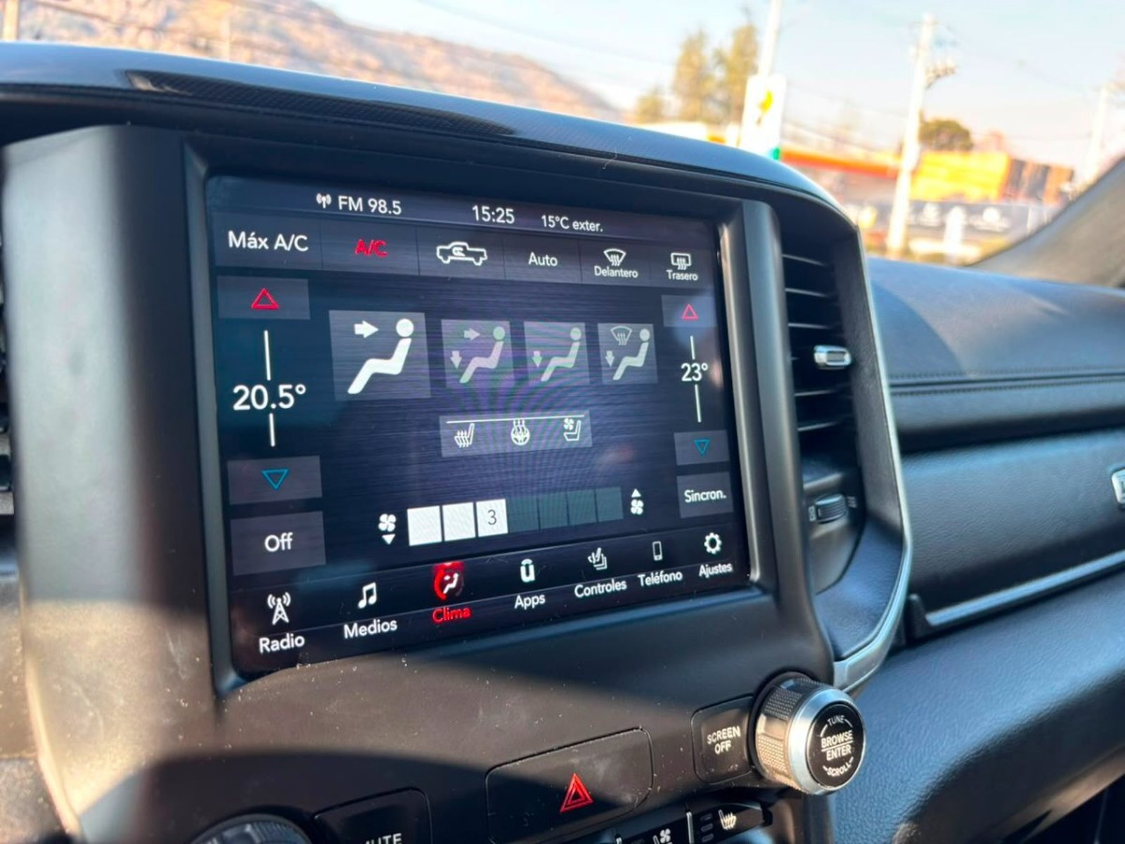 RAM 1500 LARAMIE 4X4 5.7 2022 - Imagen 16 de 19