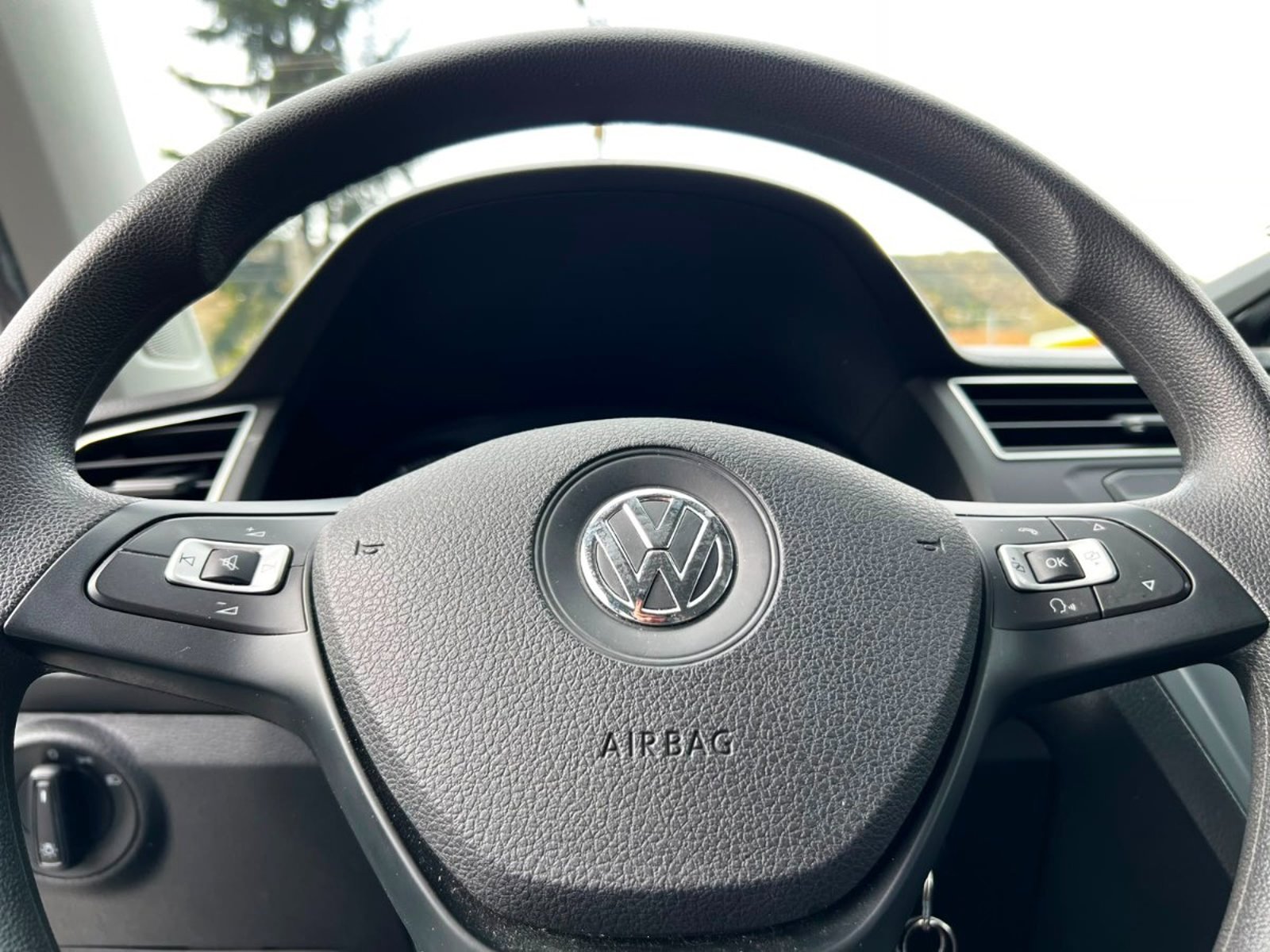 Volkswagen GOL TRENDLINE 1.6 MT 2021 - Imagen 10 de 20