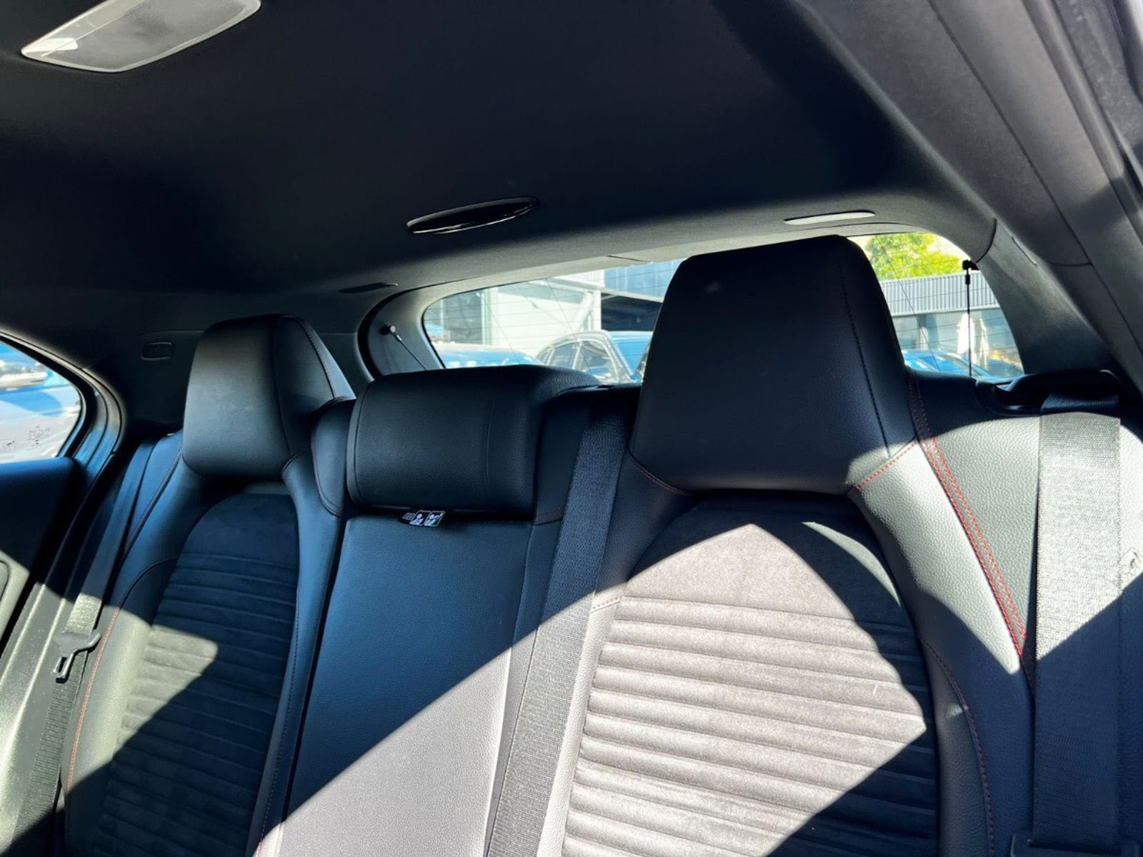 Mercedes-Benz A200 BLUEEFFICIENCY 1.6 MT 2014 - Imagen 19 de 20