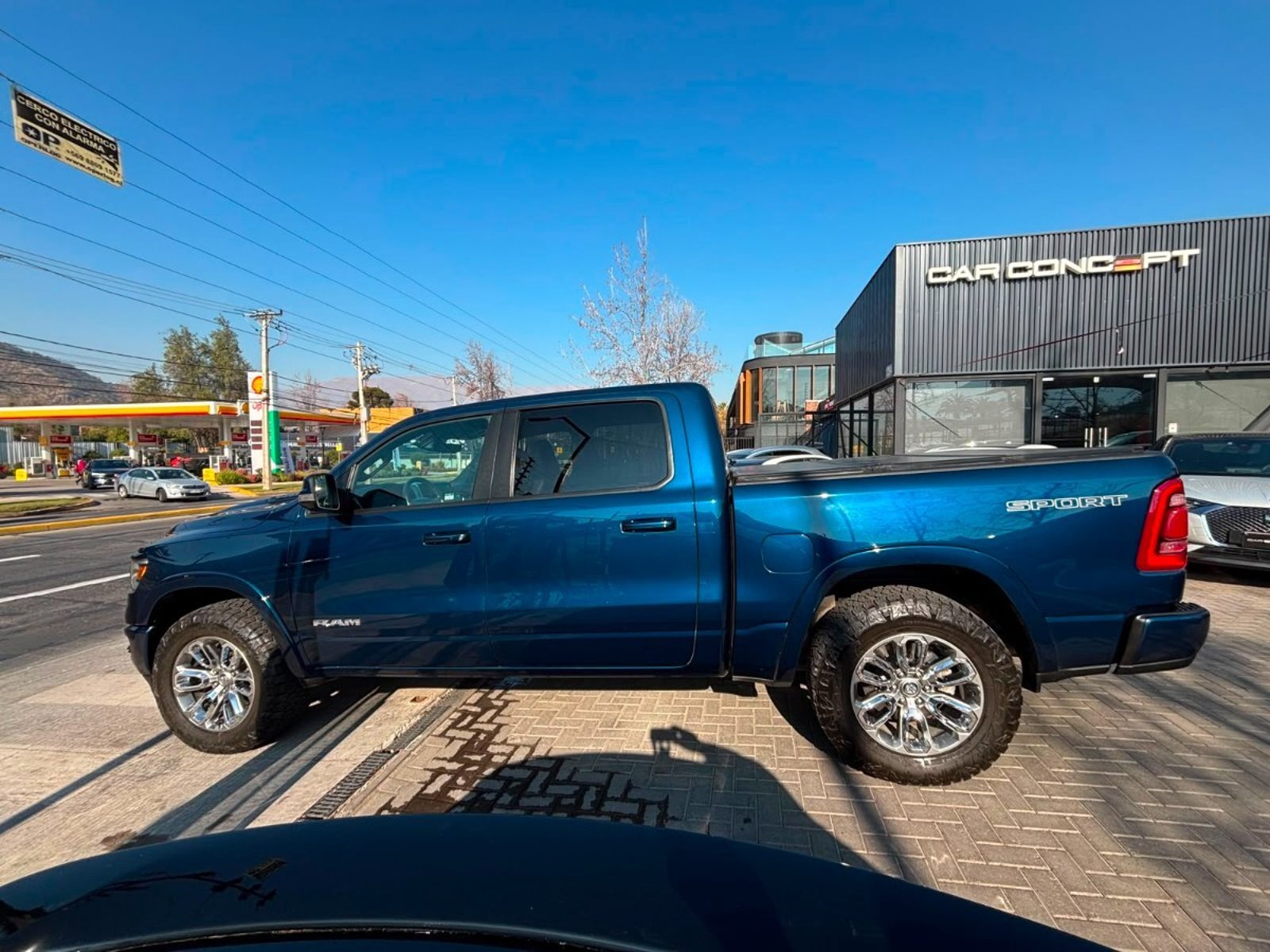 RAM 1500 LARAMIE 4X4 5.7 2022 - Imagen 7 de 19