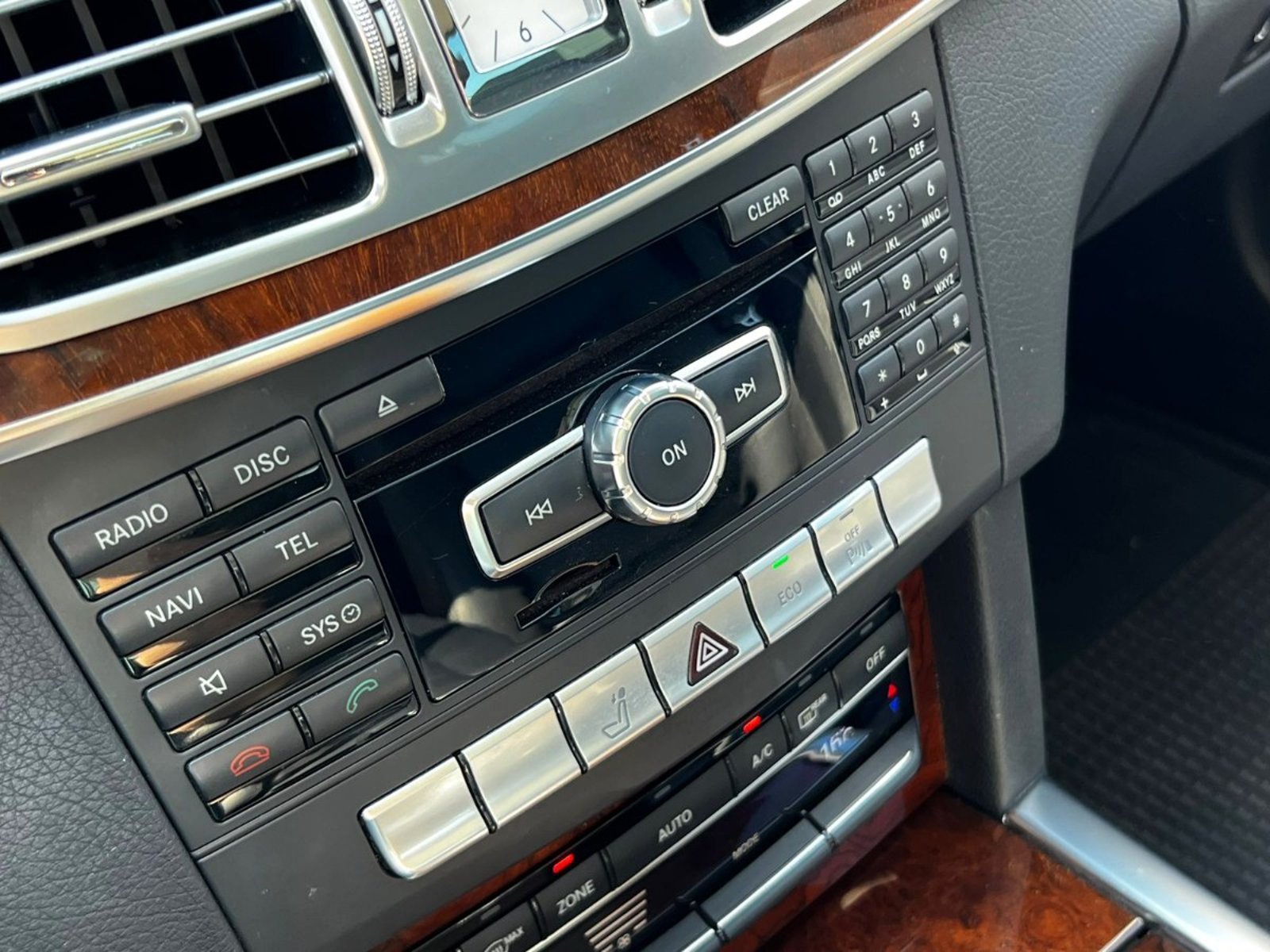 MERCEDES-BENZ E400 AVANTGARDE 3.0 2014 - Imagen 17 de 19