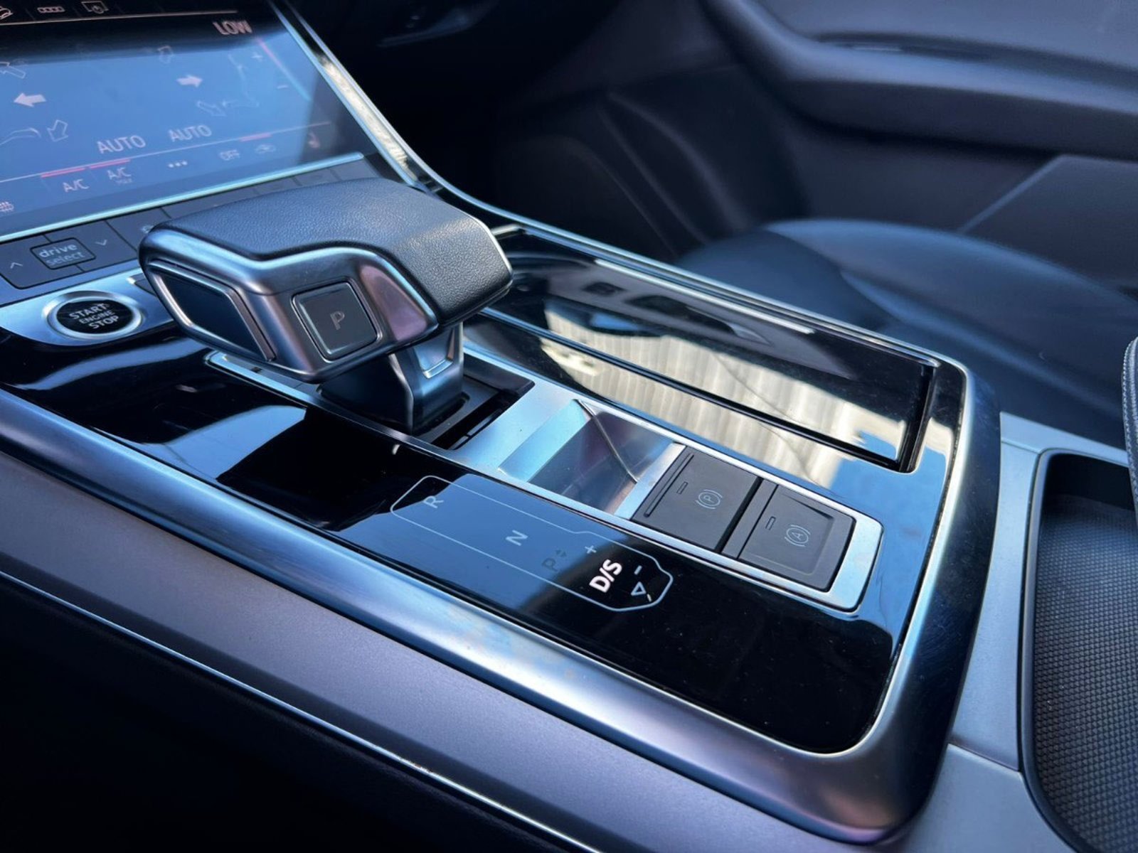 AUDI Q8 55 TFSI QUATTRO 2023 - Imagen 18 de 20