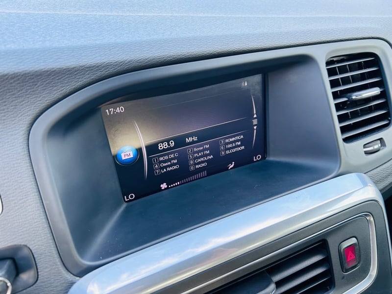 Volvo S60 D2 AT DIESEL 2019 - Imagen 14 de 19