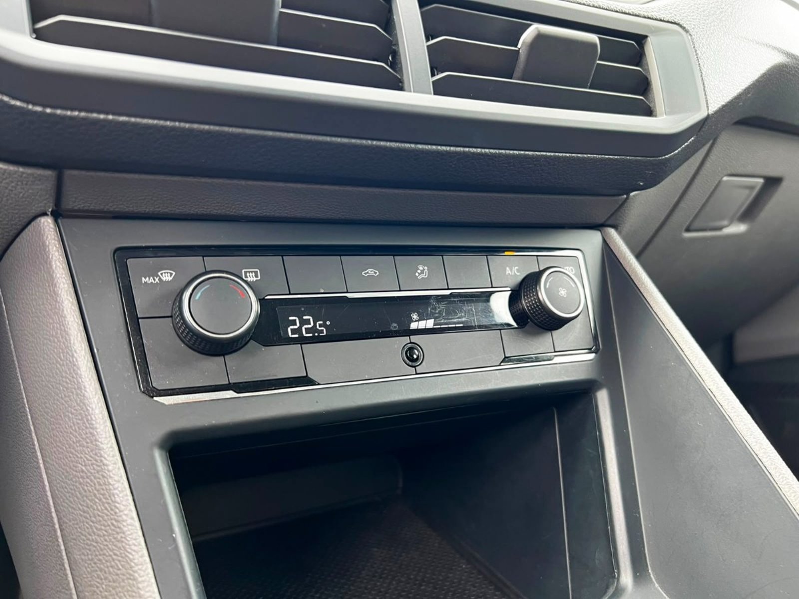 Volkswagen POLO HIGHLINE 1.6 MT 2021 - Imagen 16 de 20