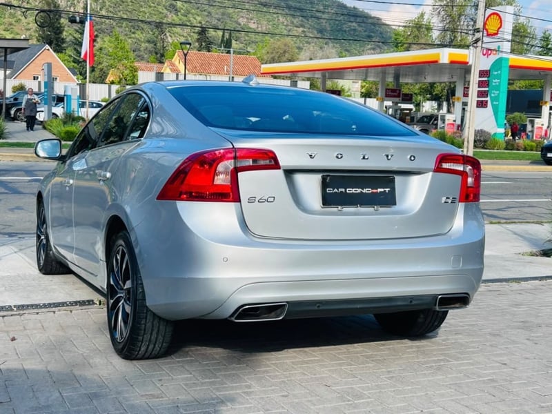Volvo S60 D2 AT DIESEL 2019 - Imagen 6 de 19