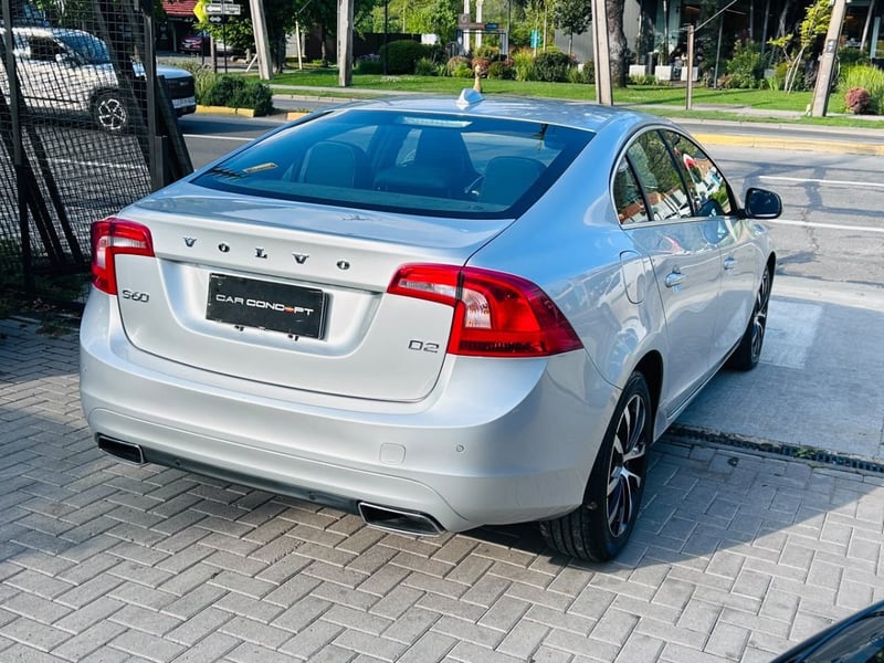 Volvo S60 D2 AT DIESEL 2019 - Imagen 4 de 19